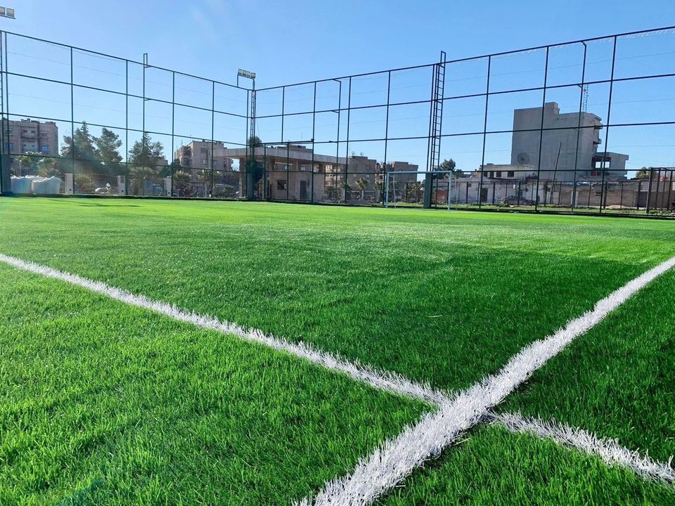 فتح باب الحجوزات لملعبين مُعشّبين في مدينة قامشلو