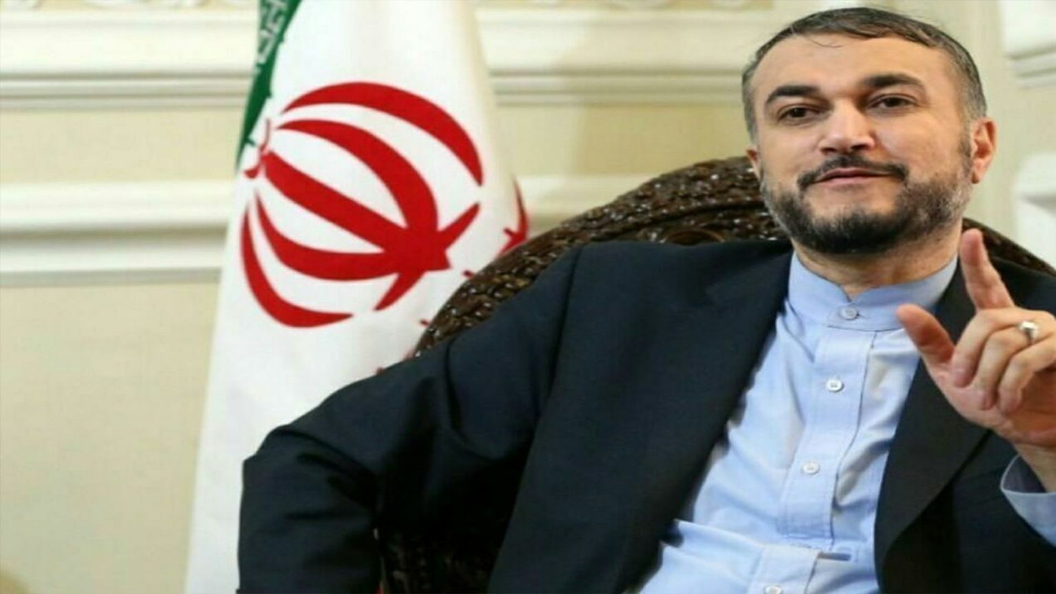 وزير الخارجية الإيراني: لن نسحب المستشارين العسكريين من سوريا  