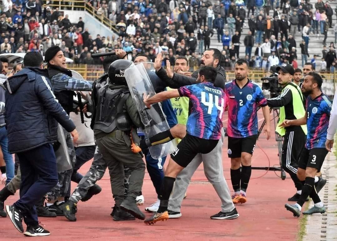 الدوري السوري الممتاز يتحوّل إلى حلبة مصارعة وملاكمة!