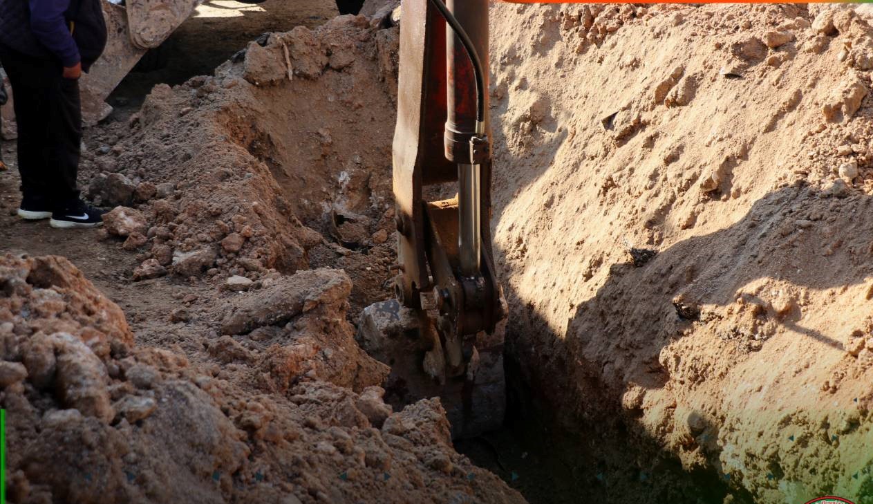 بلدية الطبقة تُنجِز مشروعاً لتحسين البنية التحتية للصرف الصحي في شارع الصناعة