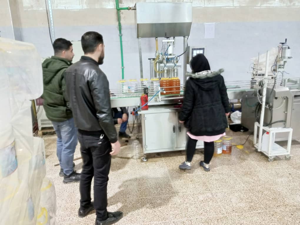 مراحل إنتاج أجود الزيوت النباتية في إقليم شمال وشرق سوريا… تجربة معمل “كولدن روز”