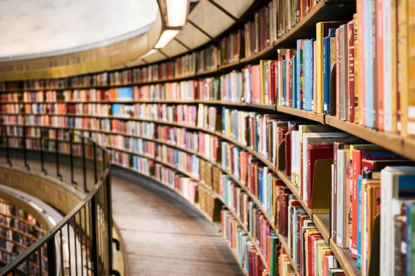 كُتُّاب على قائمة التقاعد