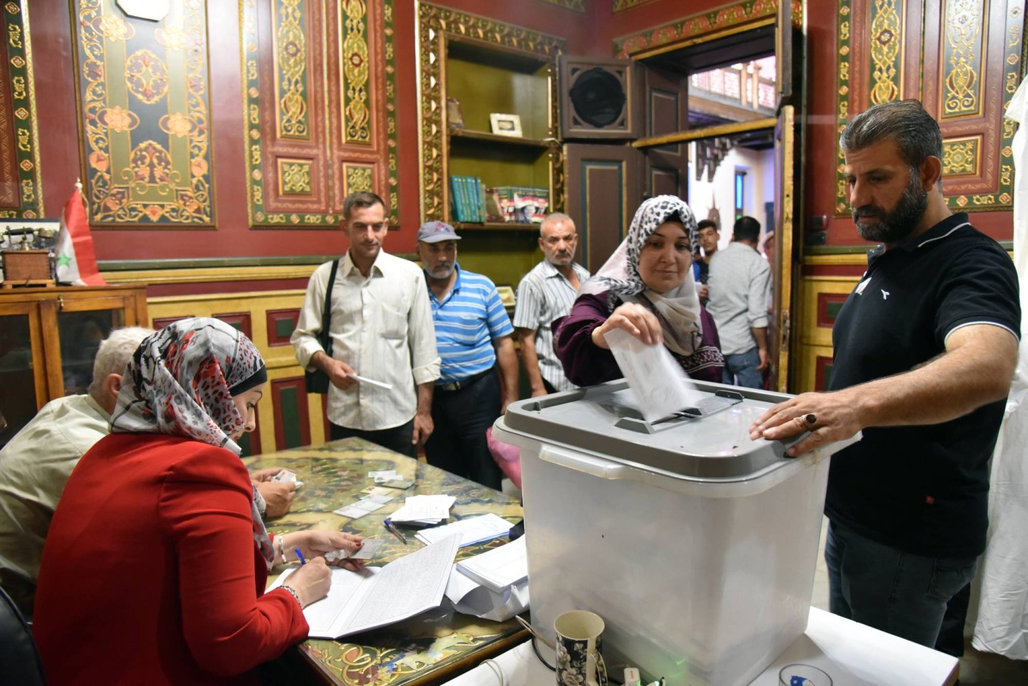 انتهى “العرس” ولا عزاء للديمقراطية