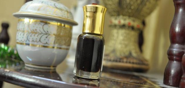 من أين يُستخرج المسك والعنبر؟