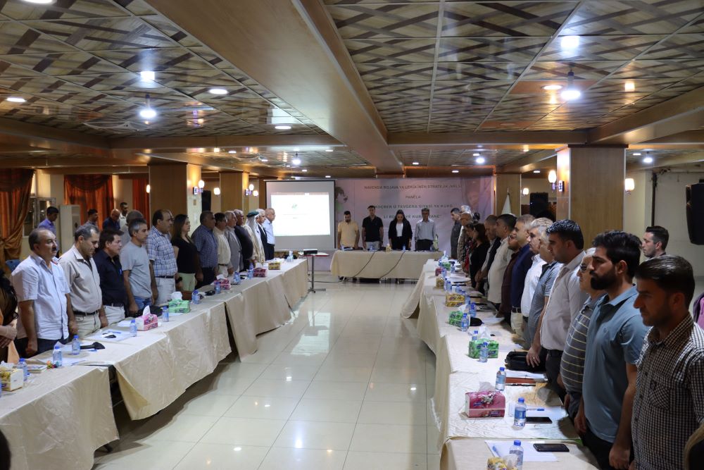 بندوة حوارية مركز روج آفا للدراسات الاستراتيجية يشدد على ضرورة عودة المُهجرين إلى موطنهم مُحرراً