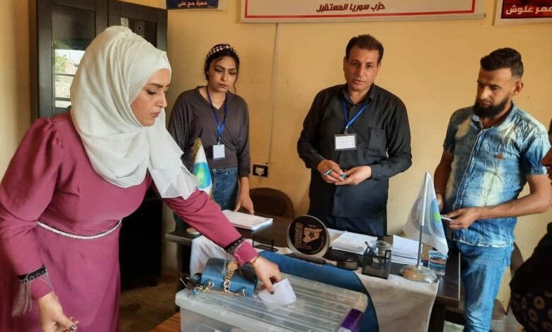 المرأة الواعية والمجتمع