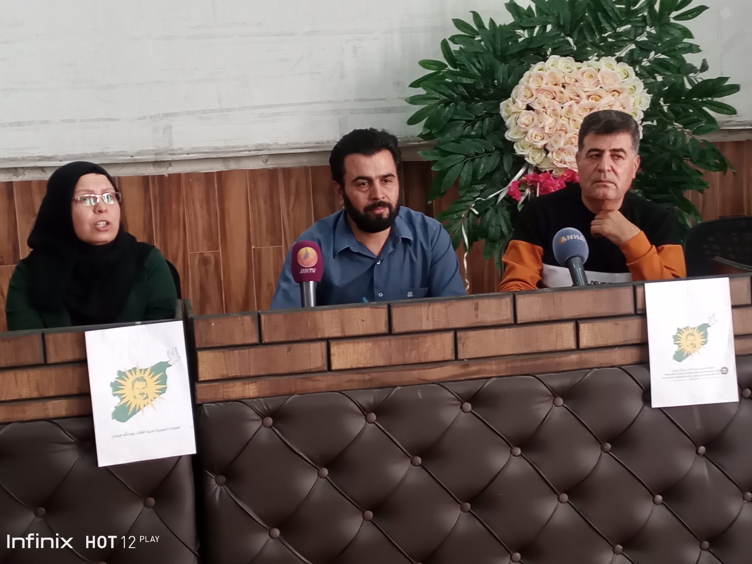 مؤتمر صحفي في مقاطعة منبج: دعوات لتعزيز حملة تحرير القائد وتوسيع النضال الدولي