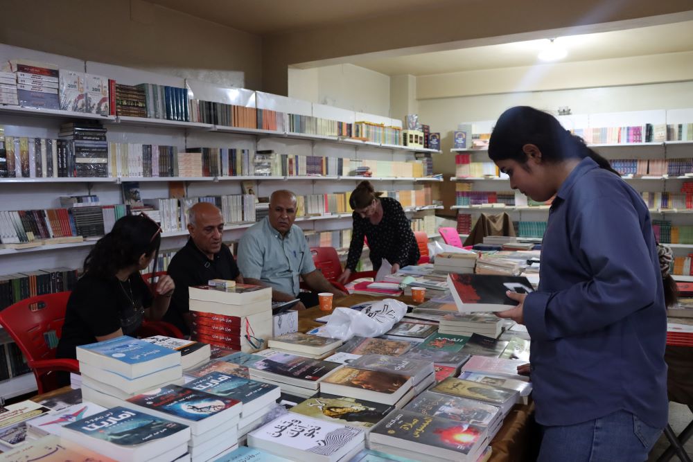 غلاء أسعار الكتب معضلة لم تحل بمعرض الشهيد هركول للكتاب بدورته الثامنة