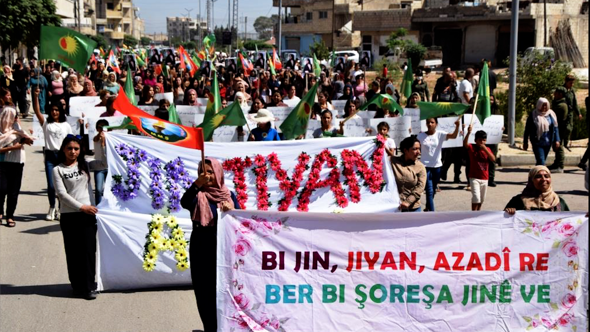 فلسفة “Jin, Jiyan, Azadî” تكسر القمع السلطوي تجاه المرأة