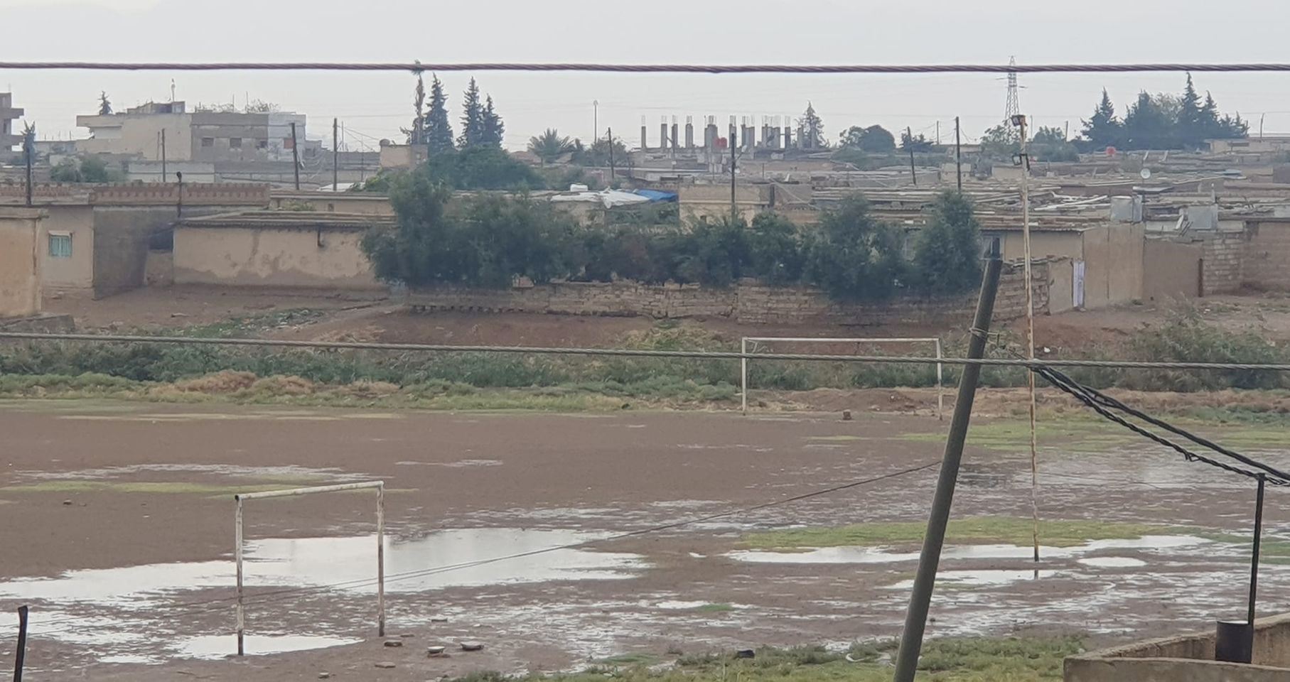 مع حلول الشتاء الملاعب الترابية خارج الخدمة