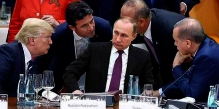 كليجدار أوغلو يفضح أردوغان ويتهمه بالتورط بقضايا فساد