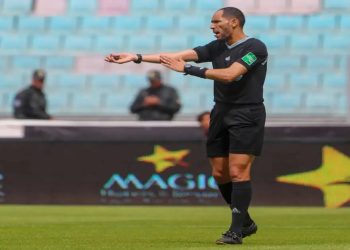 إلغاء هدف بالهاتف النقال يُفجّر الجدل في الجزائر