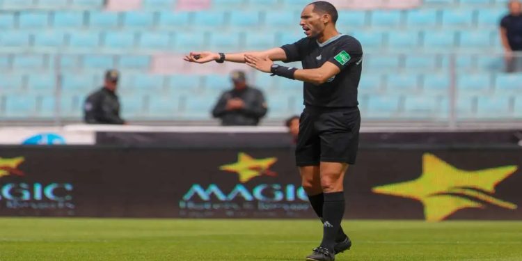 إلغاء هدف بالهاتف النقال يُفجّر الجدل في الجزائر