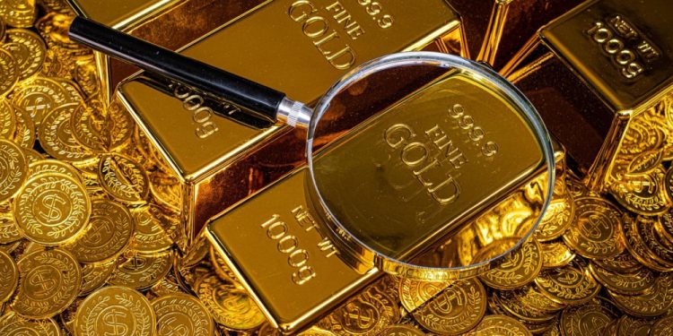 الذهب يُعزِّز مكاسبه بعد بيانات التضخم بأميركا