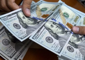 قوة الدولار تُضعِف من جهود إنشاء عملة عالمية بديلة