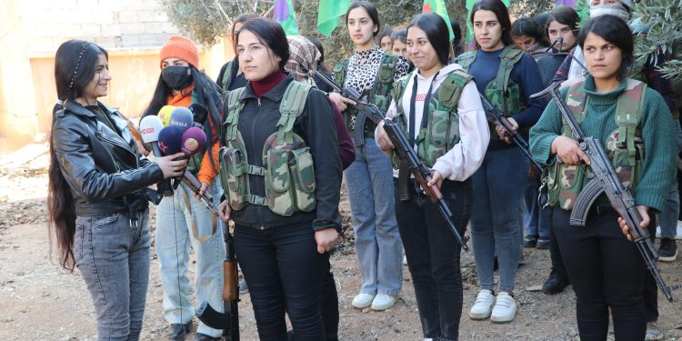 المرأة الشابة في كوباني: لن نسمح للطغاة باحتلال شبر من أراضينا