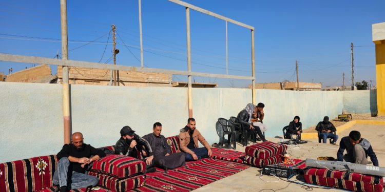 المركز الثقافي في الشدادي ينظم جلسة فنية بحضور شعراء وفنانين