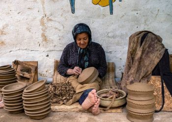 الواجبات المنزلية والحرف اليدوية فرصة للاستقلال أم شكل من أشكال الاستغلال؟