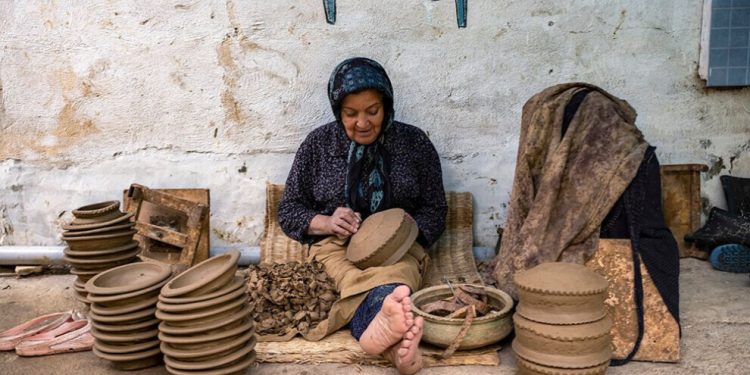 الواجبات المنزلية والحرف اليدوية فرصة للاستقلال أم شكل من أشكال الاستغلال؟