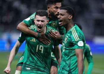 بعد الفوز على العراق.. السعودية إلى نصف نهائي خليجي 26
