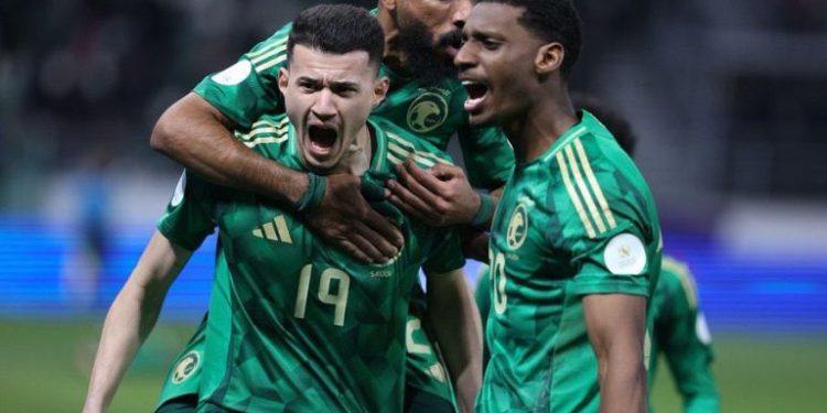 بعد الفوز على العراق.. السعودية إلى نصف نهائي خليجي 26