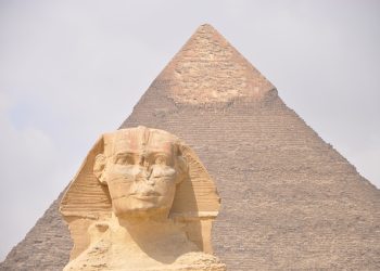 دراسة يابانية تكشف سرّاً مذهلاً عن أهرامات الجيزة بمصر