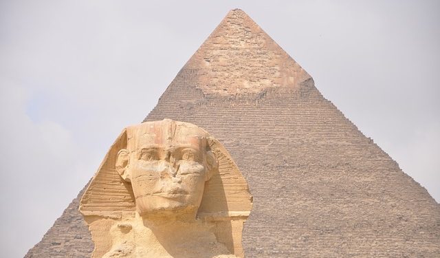دراسة يابانية تكشف سرّاً مذهلاً عن أهرامات الجيزة بمصر