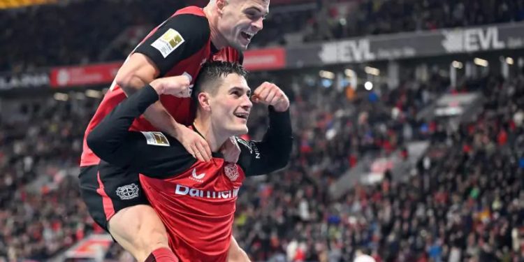 ليفركوزن يلاحق بايرن ميونخ بالفوز على فرايبورغ