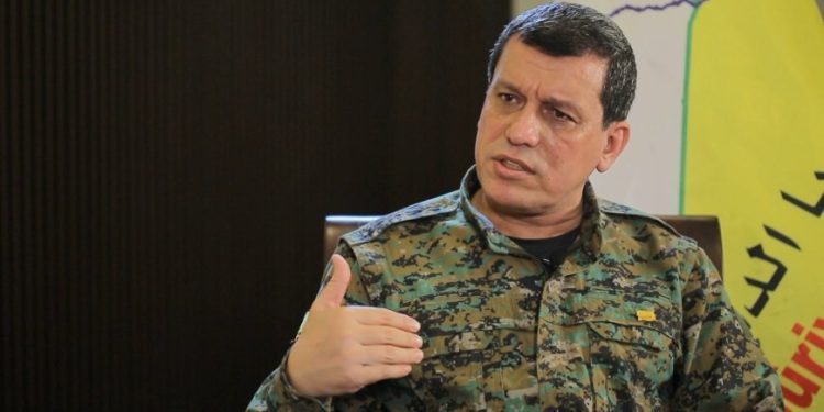 مظلوم عبدي يؤكد على استعدادهم للتواصل مع السلطة الجديدة في دمشق