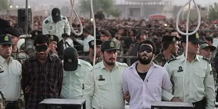 إعدام ما لا يقل عن عشرة أشخاص خلال 24 ساعة في إيران