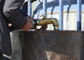 اتحاد الفلاحين في الطبقة يوزع المازوت المدعوم على المزارعين لتوفير احتياجاتهم