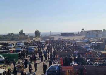 الأسواق الشعبية المُتنقلة في دير الزور… مُتنفس اقتصادي واجتماعي
