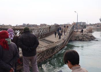 جسر دير الزور الحيوي… جهود مُكثفة لوضعه في الخدمة قريباً