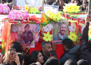 قامشلو تَزِفُّ خمسة شهداء وتودع اثنين منهم إلى باكور كردستان