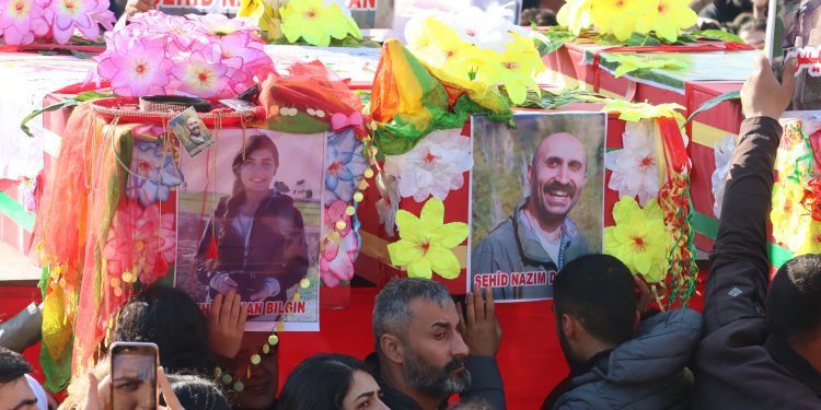 قامشلو تَزِفُّ خمسة شهداء وتودع اثنين منهم إلى باكور كردستان