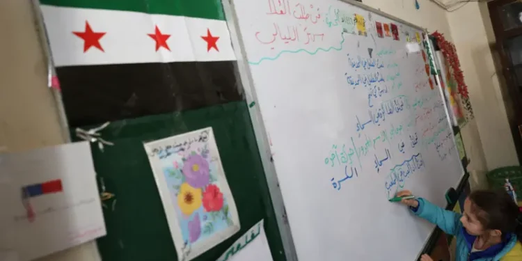 تغيير المنهاج.. ناقوس خطر يدق في قطاع التعليم بسوريا