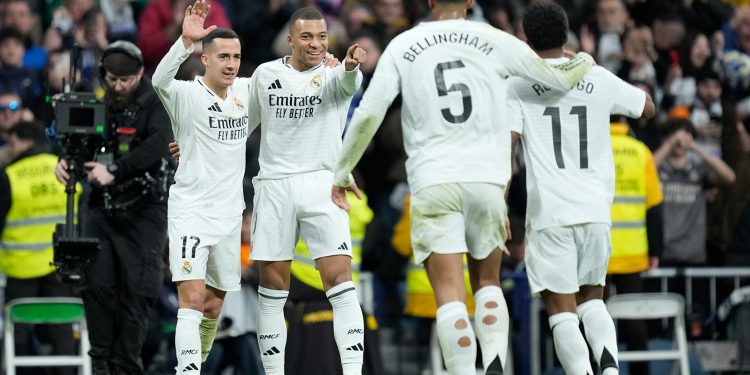 ريال مدريد يقسو على لاس بالماس برباعية