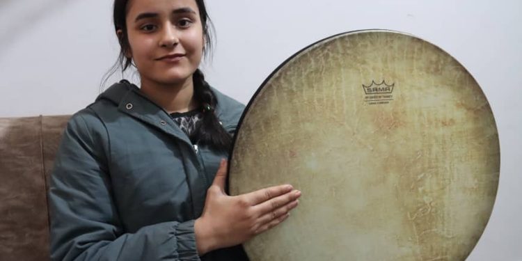 “فجر الحرية” أغنية جديدة تُطلِقها فنانات الرقة قريباً