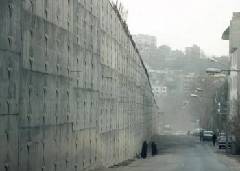 في 34 سجنًا في إيران سجناء سياسيين يُضرِبون عن الطعام