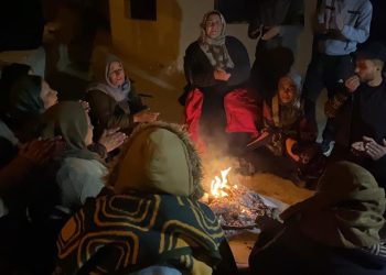 معتصمون: بأرواحنا وأجسادنا سنحمي سد تشرين من الهجمات التركية