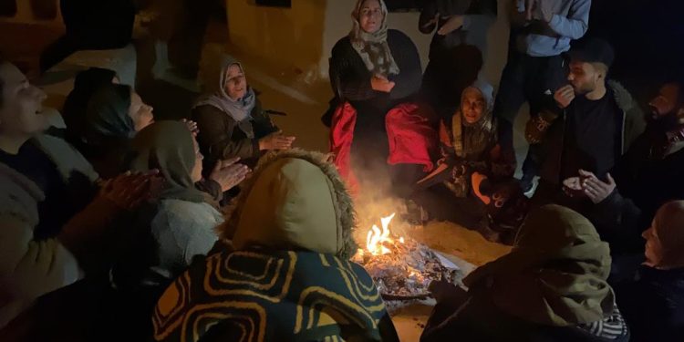 معتصمون: بأرواحنا وأجسادنا سنحمي سد تشرين من الهجمات التركية