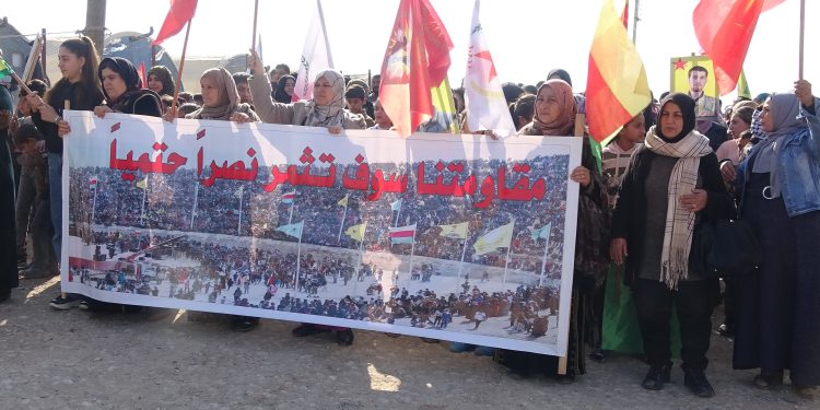 مهجرو كري سبي يستهجنون مجازر المحتل التركي ويؤكدون دعمهم للقوات المدافعة عنهم