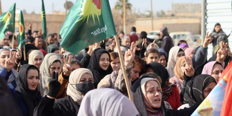نساء عين عيسى وكري سبي: مقاومة سد تشرين فخر واعتزاز لشعوبنا وواجبنا مساندتها بقوة