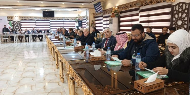 وجهاء وسياسيون: الملتقى التشاوري تبنّى اللامركزية وإصدار إعلان دستوري