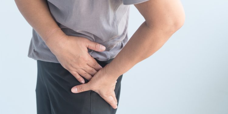 أسباب الخدران والتنميل والألم في منطقة الفخذ