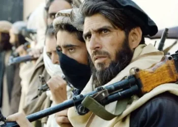الأخطر في إقحام الدين أيديولوجياً بالسياسة هو أنه سينزع قدسيّة التعايش الاجتماعي