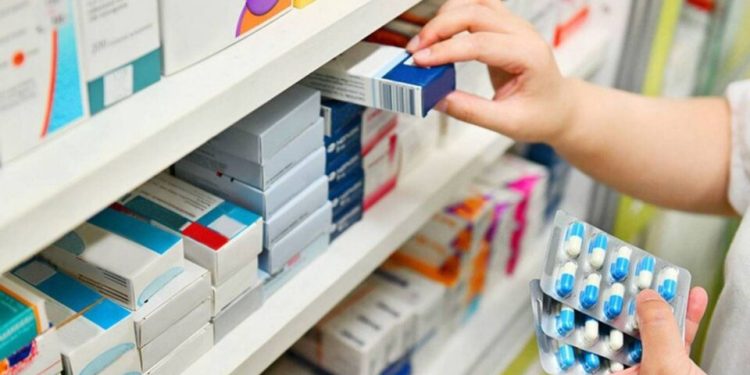 تخفيفاً للضغط على المواطنين.. إجراءات عدة لهيئة الصحة لتخفيض أسعار الأدوية