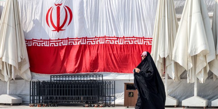 مقتل سبع فتيات ونساء على يد أقاربهن خلال ستة أيام في إيران