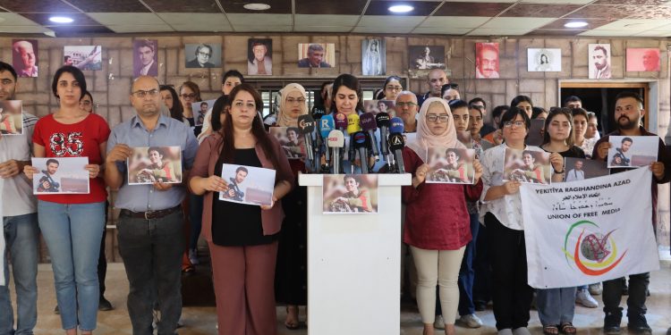 قمع وتهديد واستهداف.. والإعلام لم ينثنِ عن الاستمرار في عمله