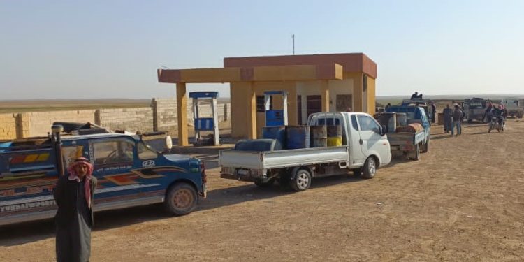 دير الزور.. هيئة الزراعة تُوزّع مادة المازوت المدعوم للريّة الأولى على المزارعين